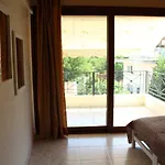 아파트 Antelia Homes